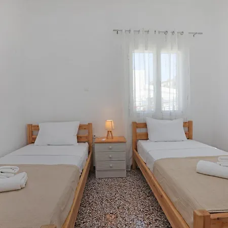 Kır Evi Aira Azolimnos
