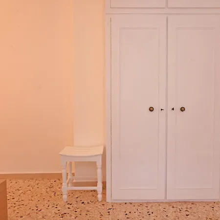 Aira Αζόλιμνος