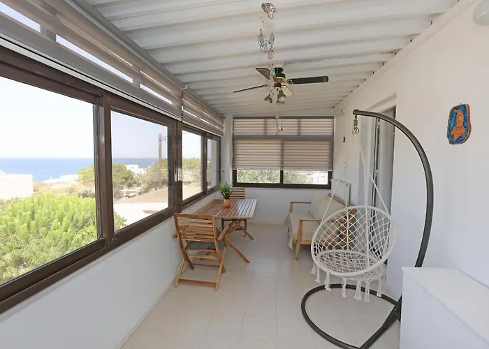 Aira Αζόλιμνος