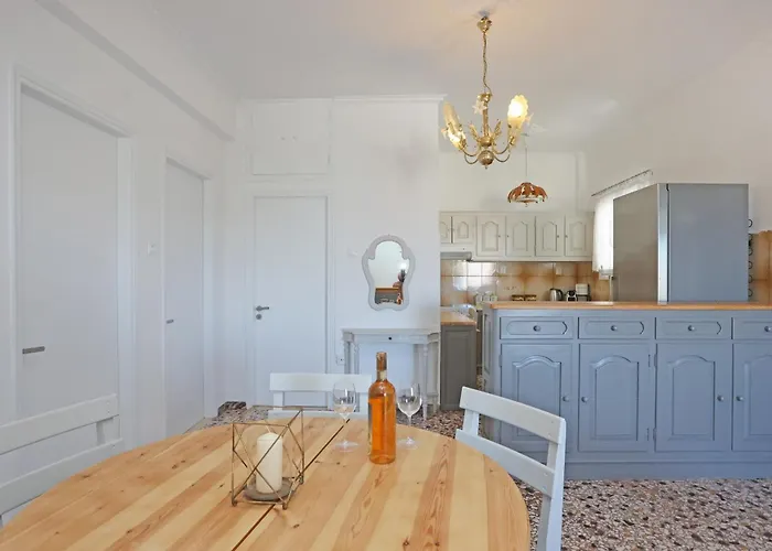 Aira * Αζόλιμνος