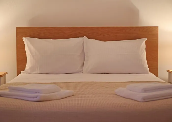 Aira Αζόλιμνος